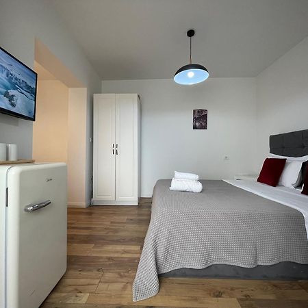 Central Studio Apartments 地拉那 外观 照片
