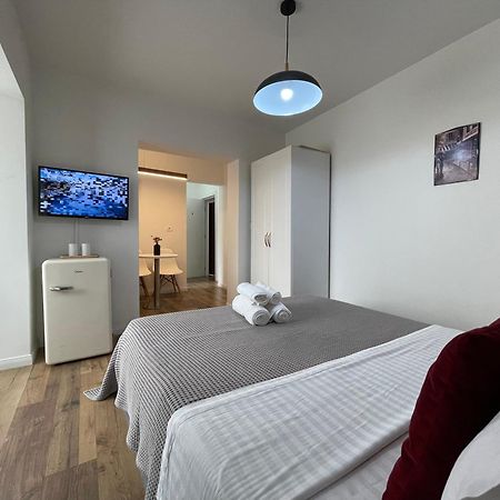 Central Studio Apartments 地拉那 外观 照片