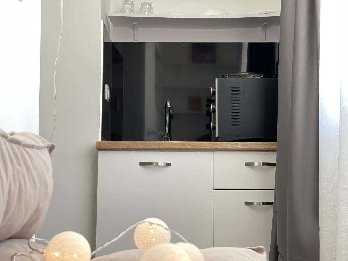 Central Studio Apartments 地拉那 外观 照片