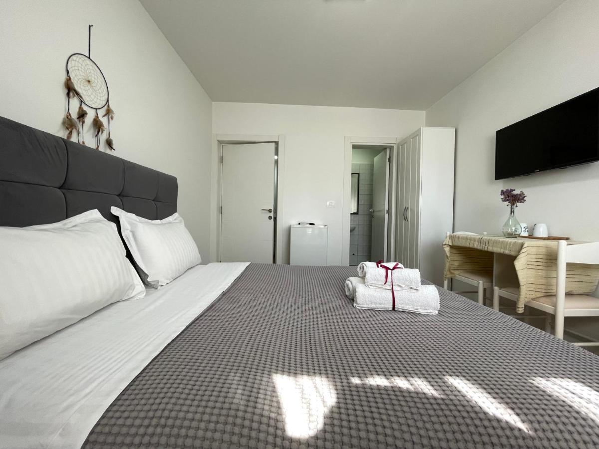 Central Studio Apartments 地拉那 外观 照片