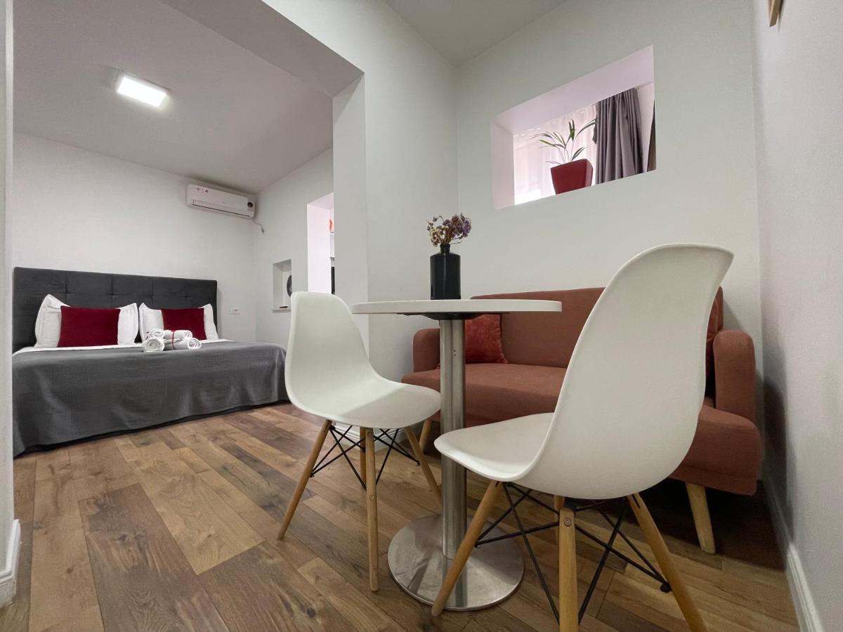 Central Studio Apartments 地拉那 外观 照片