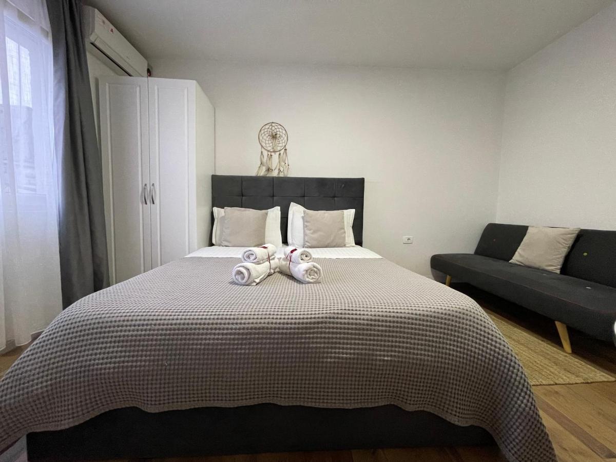 Central Studio Apartments 地拉那 外观 照片