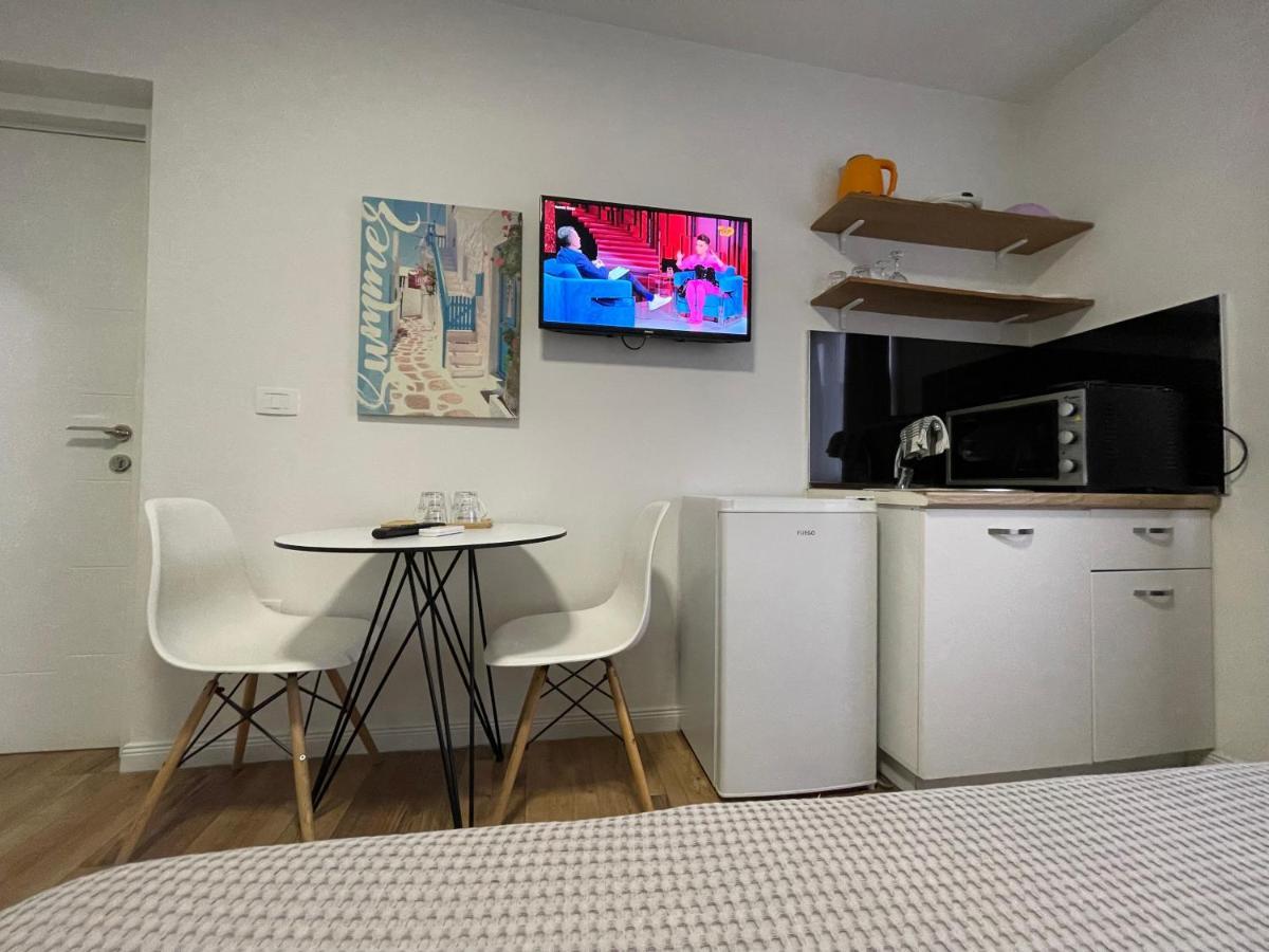 Central Studio Apartments 地拉那 外观 照片
