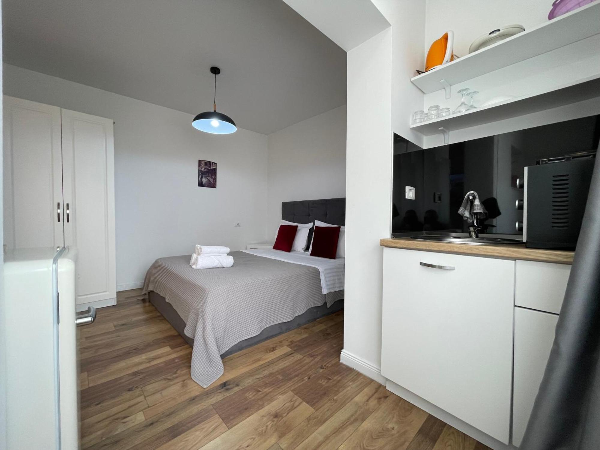 Central Studio Apartments 地拉那 外观 照片
