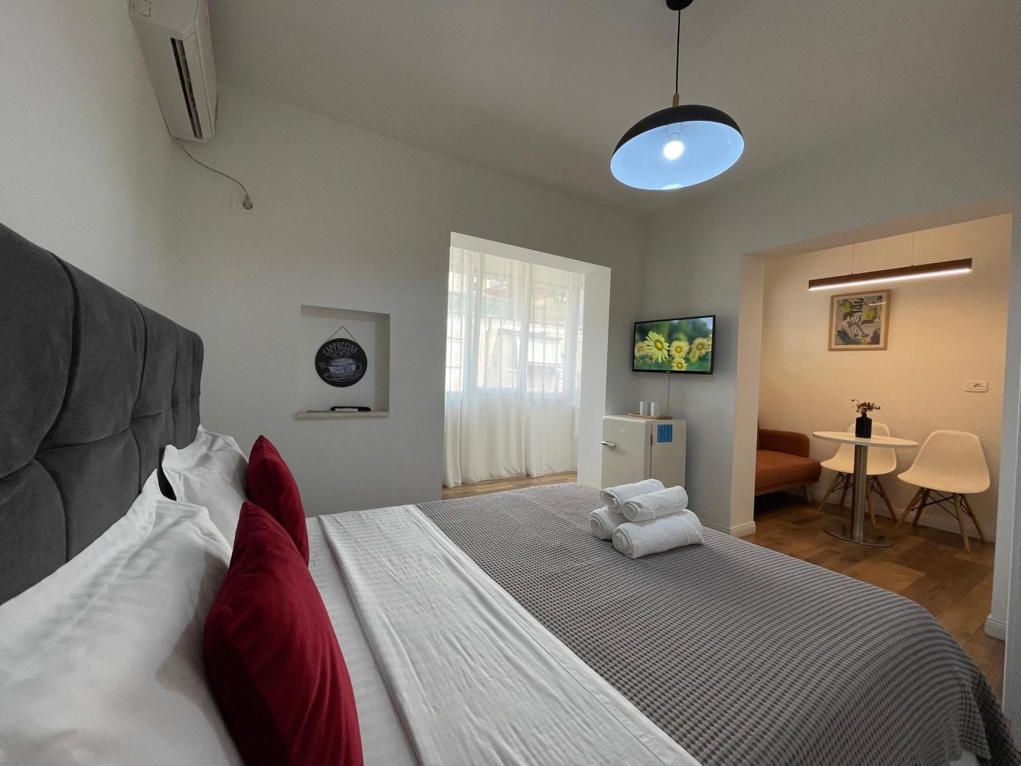Central Studio Apartments 地拉那 外观 照片