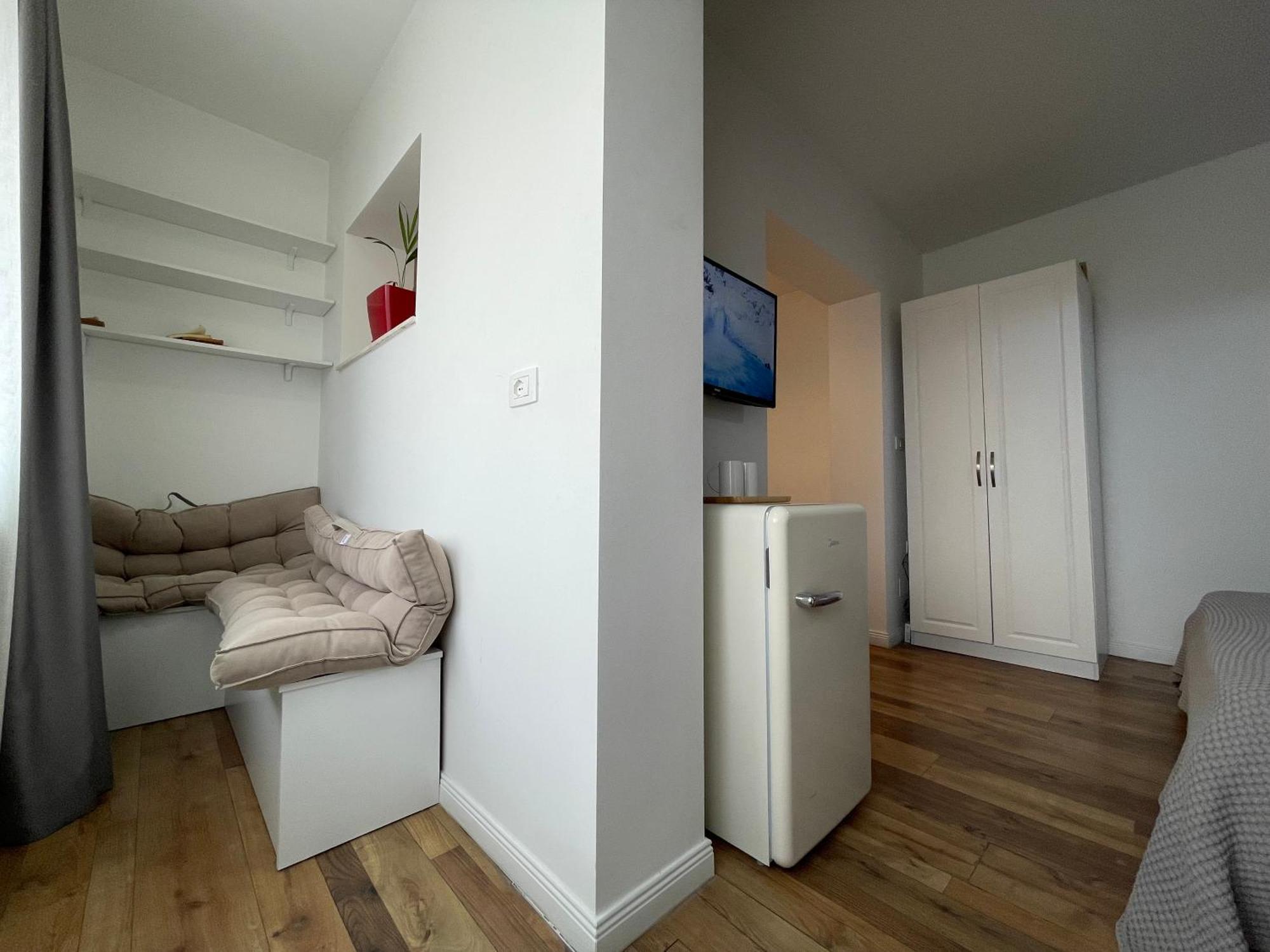 Central Studio Apartments 地拉那 外观 照片