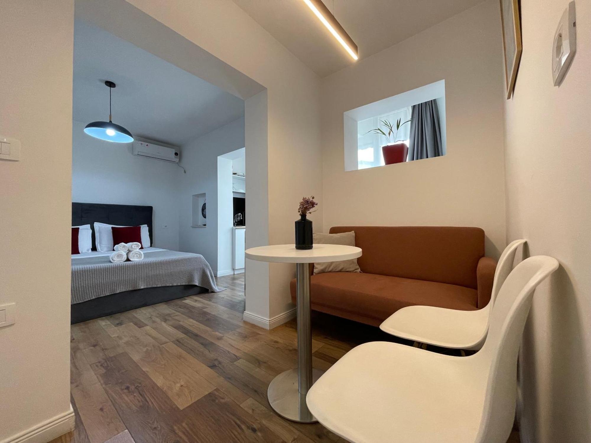 Central Studio Apartments 地拉那 外观 照片