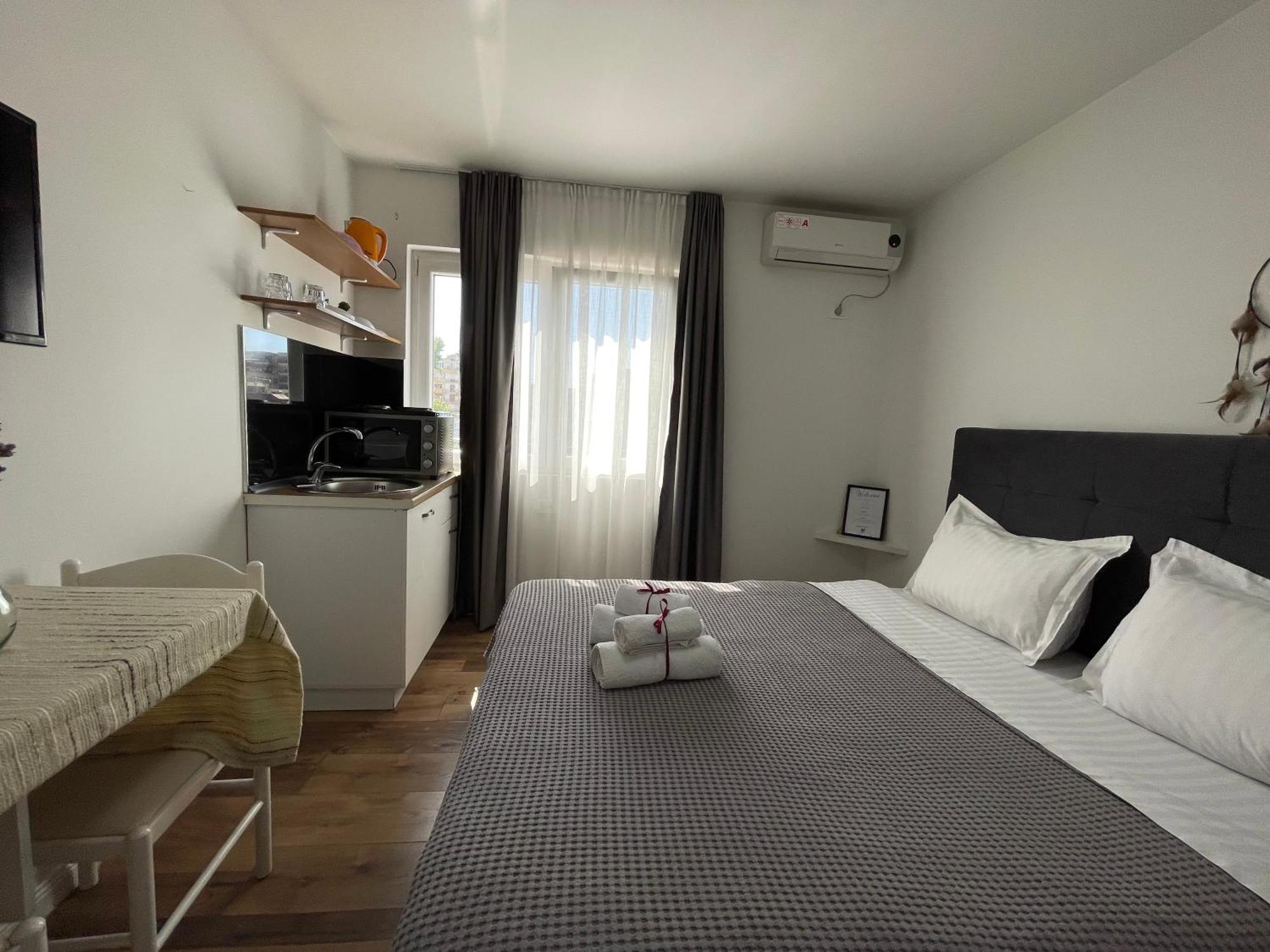 Central Studio Apartments 地拉那 客房 照片